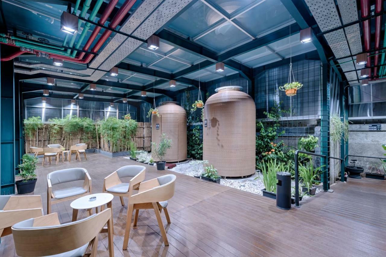 Kuretakeso Kemang Hotel Jakarta Exterior photo